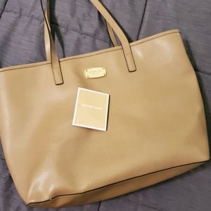 Woman's handbag